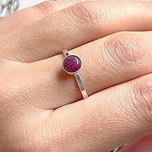 Prstene - Simple Ruby AG925 Ring / Jednoduchý prsteň s rubínom strieborný AG925 - 15004994_