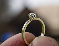 Prstene - Ako požiadať divožienku o ruku (Jemná verzia v 14K žltom zlate) - 15008584_
