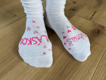 Ponožky, pančuchy, obuv - Maľované ponožky s nápisom “Voniaš láskou” - 15006325_