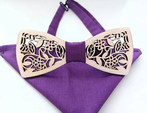  - Pánsky drevený motýlik - fialový - vyrezávaný - purpurový - ultra violet  (s vreckovkou) - 15018131_
