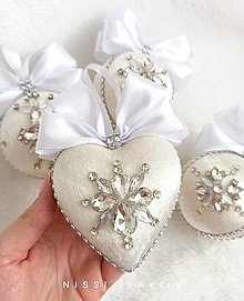 Dekorácie - Vianočna ozdoba biele srdce - 15025166_