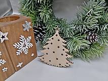 Dekorácie - Vianočná prírodná ozdoba na stromček z preglejky stromček - 15024819_