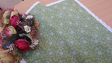 Úžitkový textil - Obrus s čipkou biele kvety na zelenej - 15027012_