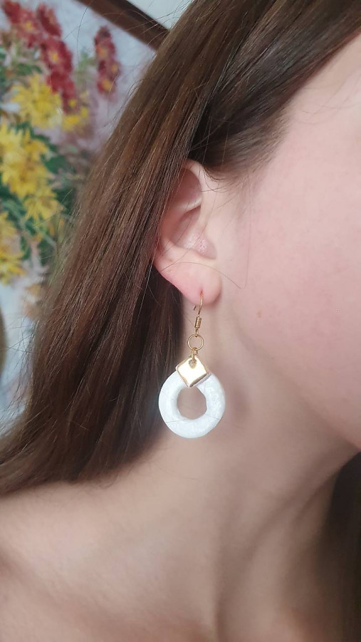 Náušnice - biele kruhy /keramika/ - 15027507_