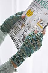 Rukavice - Dámske ručne pletené nátepníčky - zelený melír - 15027673_