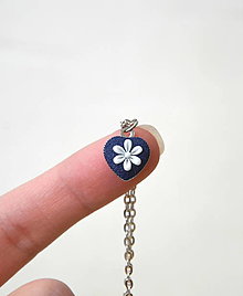 Náhrdelníky - Folk náhrdelník - mini modré srdiečko - 15030141_