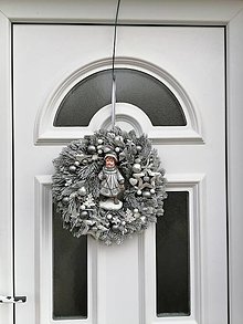 Dekorácie - Vianočný veniec Dvievča s lampášom - 15030621_