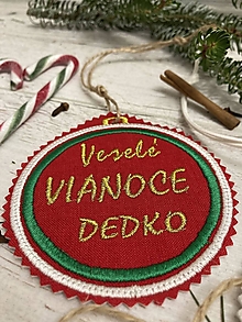 Dekorácie - Veselé VIANOCE " DEDKO" (červený podklad / jutová šnúrka) - 15031825_