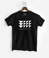 Pánske tričko D. Jurkovič – Geometrický vzor domov vo Zvolene