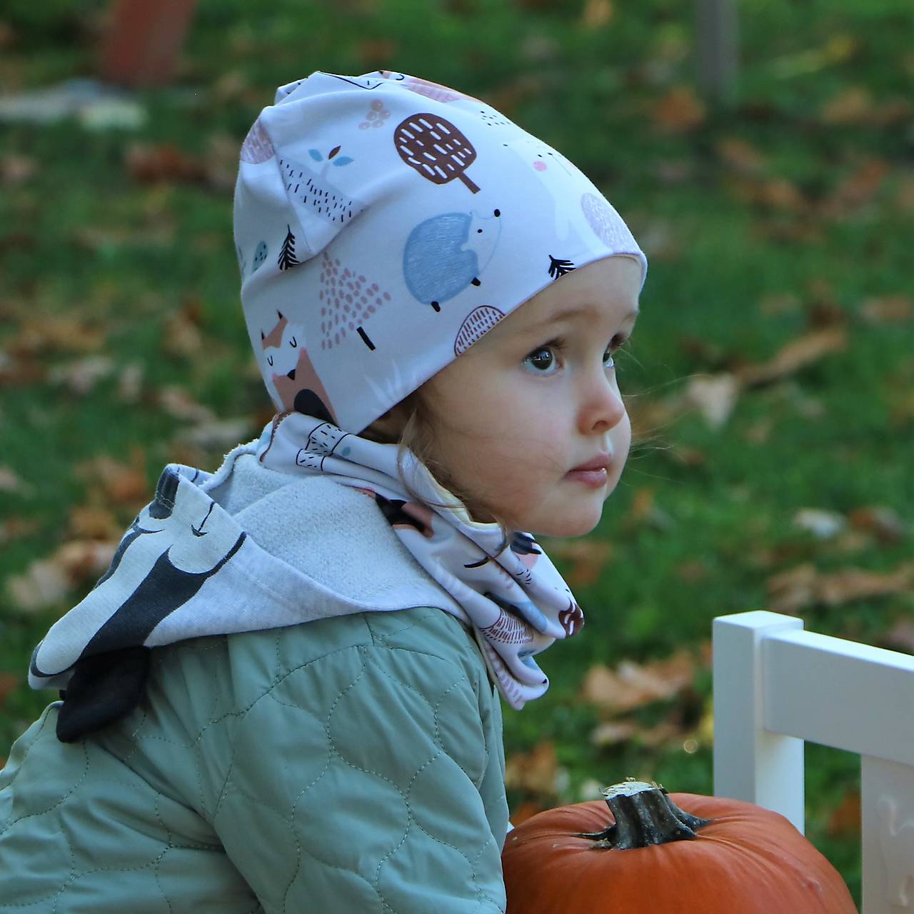 Medveď na béžovej úpletová čiapka, nákrčník alebo set