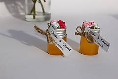 Darčeky pre svadobčanov - Prázdne dekorované fľaštičky na vlastné medíky pre svadobných hostí - 15048653_