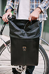 Batohy - Čierna taška na bicykel a batoh. Dva v jednom. - 15052223_