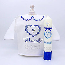Detské oblečenie - Košieľka na krst s krásnym ornamentovým srdiečkom v kráľovskej modrej (set košieľka + sviečka + SBD + darčeková krabica) - 15058517_