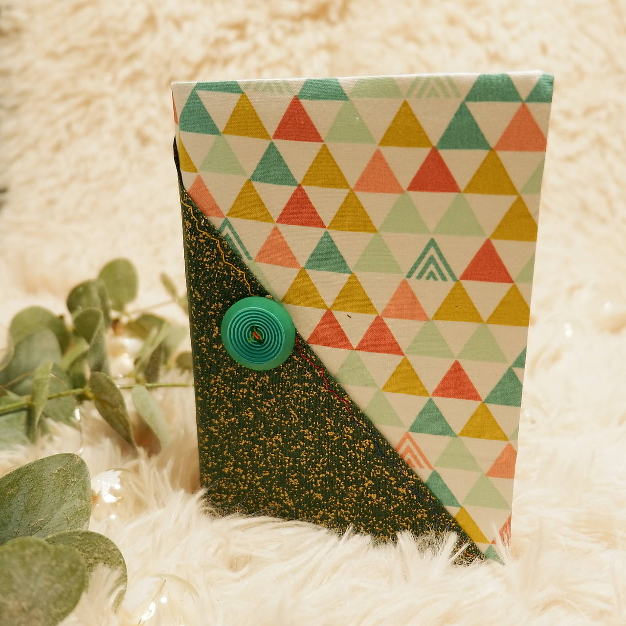 Diár  na rok 2026 TÝŽDENNÝ (A6 týždenný - Zelená trojuholníčky)