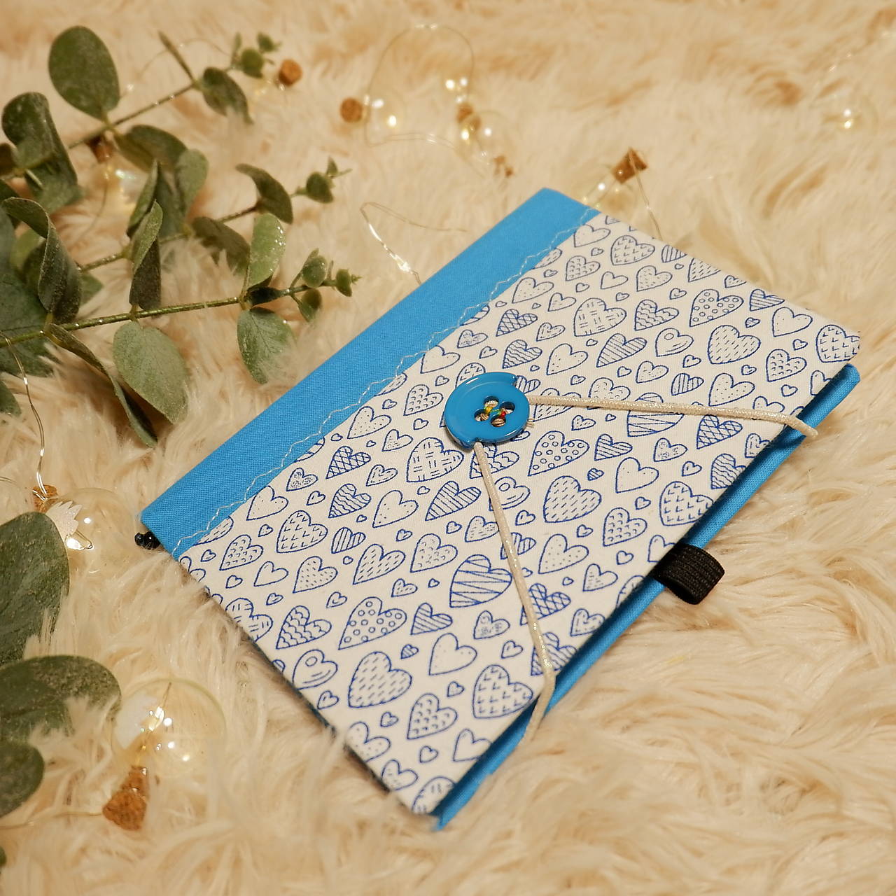 Diár  na rok 2026 TÝŽDENNÝ (A6 týždenný - Modrá srdiečka)