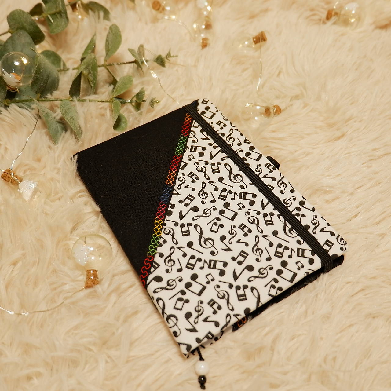 Diár  na rok 2026 TÝŽDENNÝ (A6 týždenný -  Čierno- biela noty)