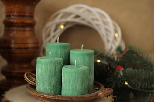 Mrazivé adventné sviečky (smrekovo zelená)