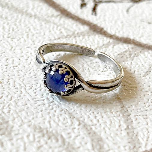 Antique Silver Filigree Iolite Ring / Filigránový prsteň s iolitom A0007