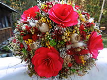 Dekorácie - Kytica z červených drevených ruží - 15068906_