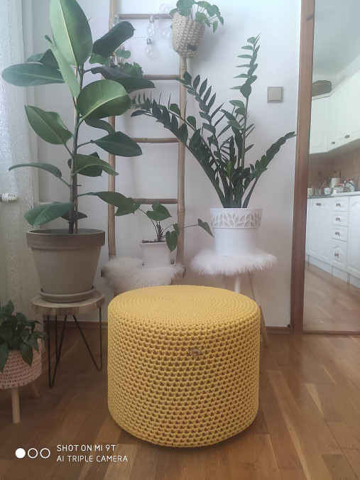 Úžitkový textil - Žltý háčkovaný puf - 15069472_