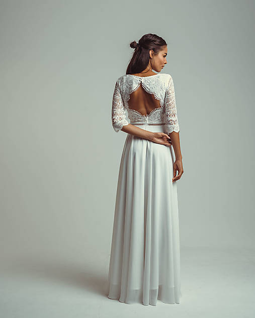 Svadobné šaty s holým chrbátom