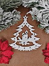 Dekorácie - Vianočná biela ozdoba na stromček z preglejky stromček - 15075513_