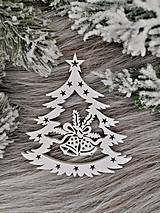 Dekorácie - Vianočná biela ozdoba na stromček z preglejky stromček - 15075529_