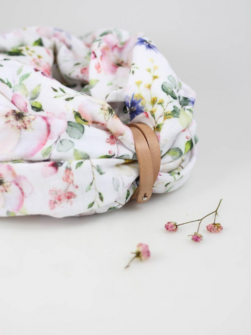 Jemný mušelínový dvojitý nákrčník z kvetinovej bavlny "Rosa"