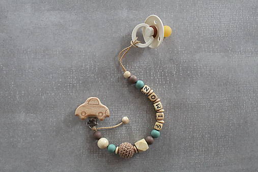 Detské doplnky - Retiazka na cumlík s menom, zelenohnedé autíčko (Dĺžka mena 3-5 písmen) - 15083137_