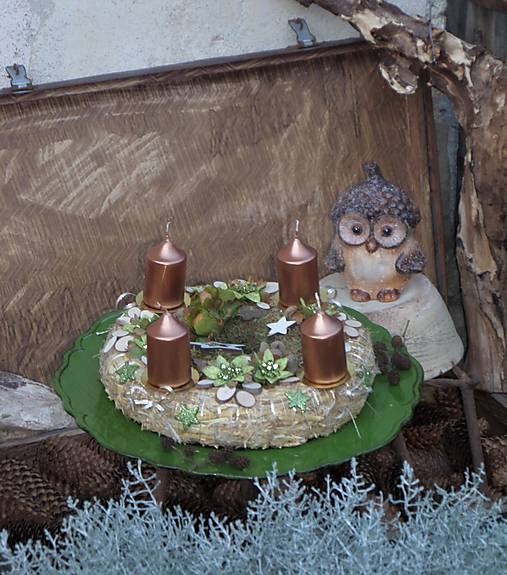 Dekorácie - adventný veniec Tri oriešky .... - 15088412_