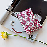 Peňaženky - Ručne vyšívaná elegantná peňaženka - wine red - 15088793_