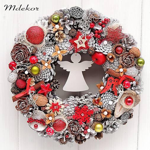 Dekorácie - Vianočný šiškový veniec - Biely anjel - 15089894_