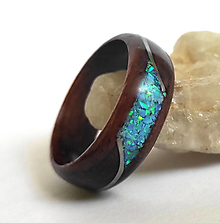 Prstene - Prírodný prsteň s opálom a chir. oceľou - 15094551_