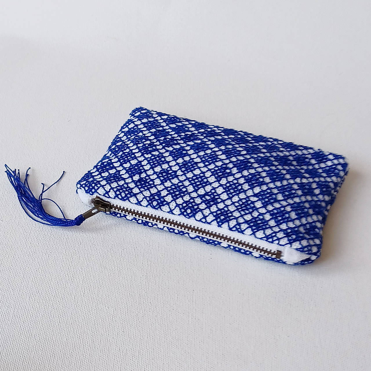 Ručne vyšívaná elegantná peňaženka - navy blue