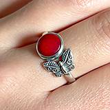 Prstene - Red Coral AG925 Filigree Butterfly Ring / Filigránový prsteň s koralom strieborný AG925 - 15100496_