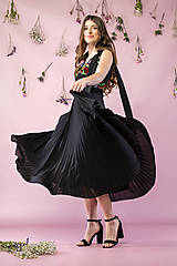 Šaty - Čierne plisované šaty - 15103710_