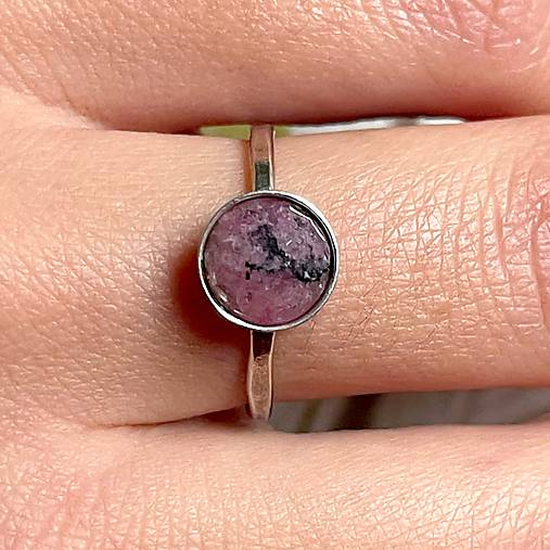 Rhodochrosite Ag925 Silver Ring  / Strieborný prsteň s rodochrozitom brúseným