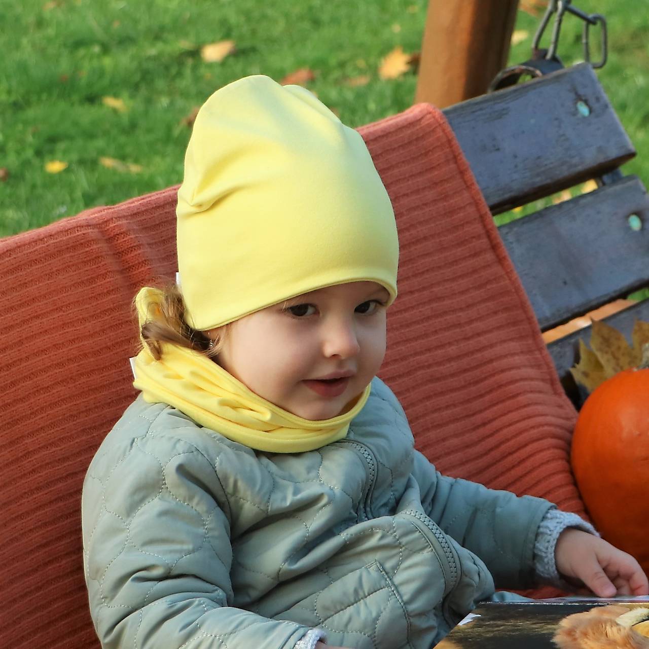 Žltý pastel úpletová čiapka, nákrčník alebo set (Set)