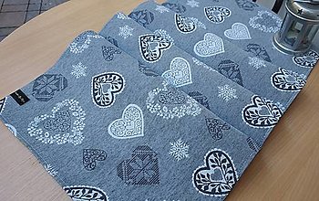 Úžitkový textil - Vianočný gobelínový obrus (Srdiečka,vločky) - 15112371_