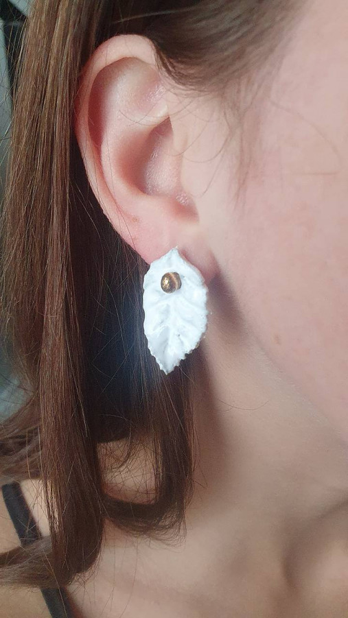 Náušnice - biely lístok /keramika/ - 15113344_