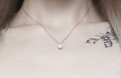 Náhrdelníky - Minimalistický náhrdelník - ružové zlato s riečnou perlou (Rosegold-filled, plnený 14kt zlatom) - 15119074_