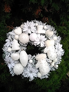Dekorácie - biely vianočný, zimušný veniec 35 cm - 15117243_