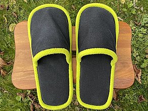 Ponožky, pančuchy, obuv - Čierne riflové papuče s neónových lemom - 15123969_