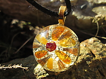Náhrdelníky - Org. šperk ,, Sluneční květ " s jantary - 15123411_