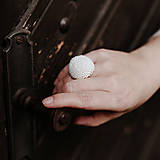 Prstene - BUTTON {ball} výrazný perlový prsteň - 15124279_