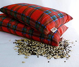 Úžitkový textil - FILKI šupkový vankúš na spanie 45 cm (červené škótske káro šírka 25 cm) - 15121076_