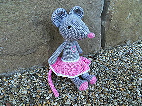 Hračky - Milá háčkovaná myška v ružovej sukničke, 26cm - 15127174_