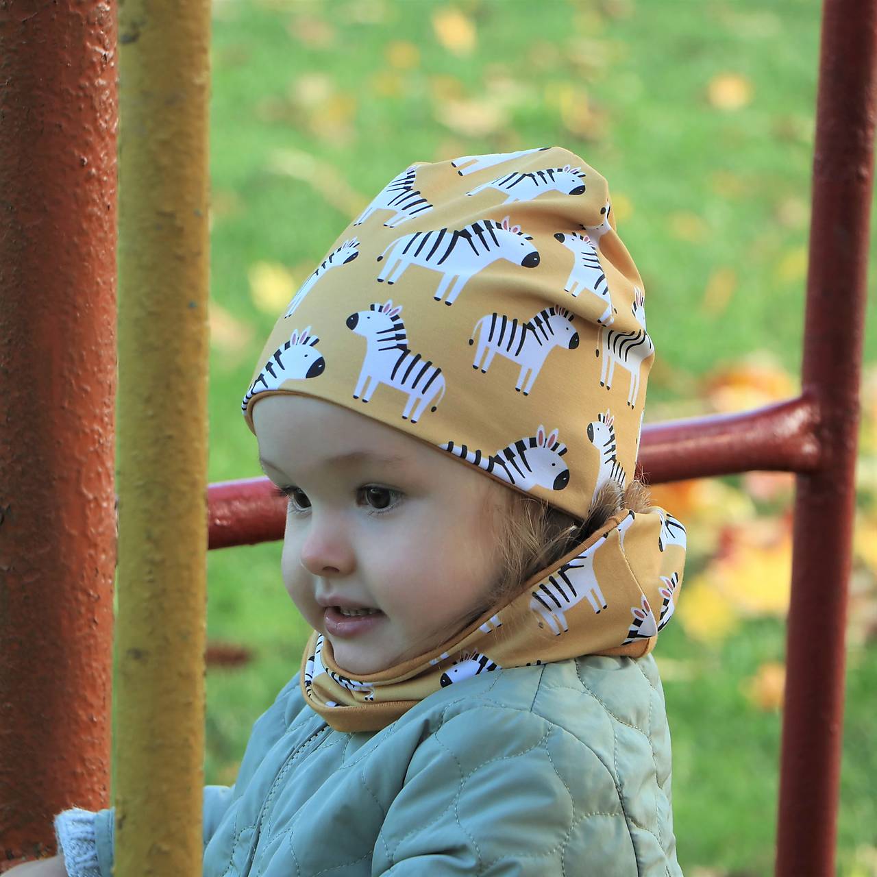 Zebry úpletová čiapka, nákrčník alebo set (Nákrčník)
