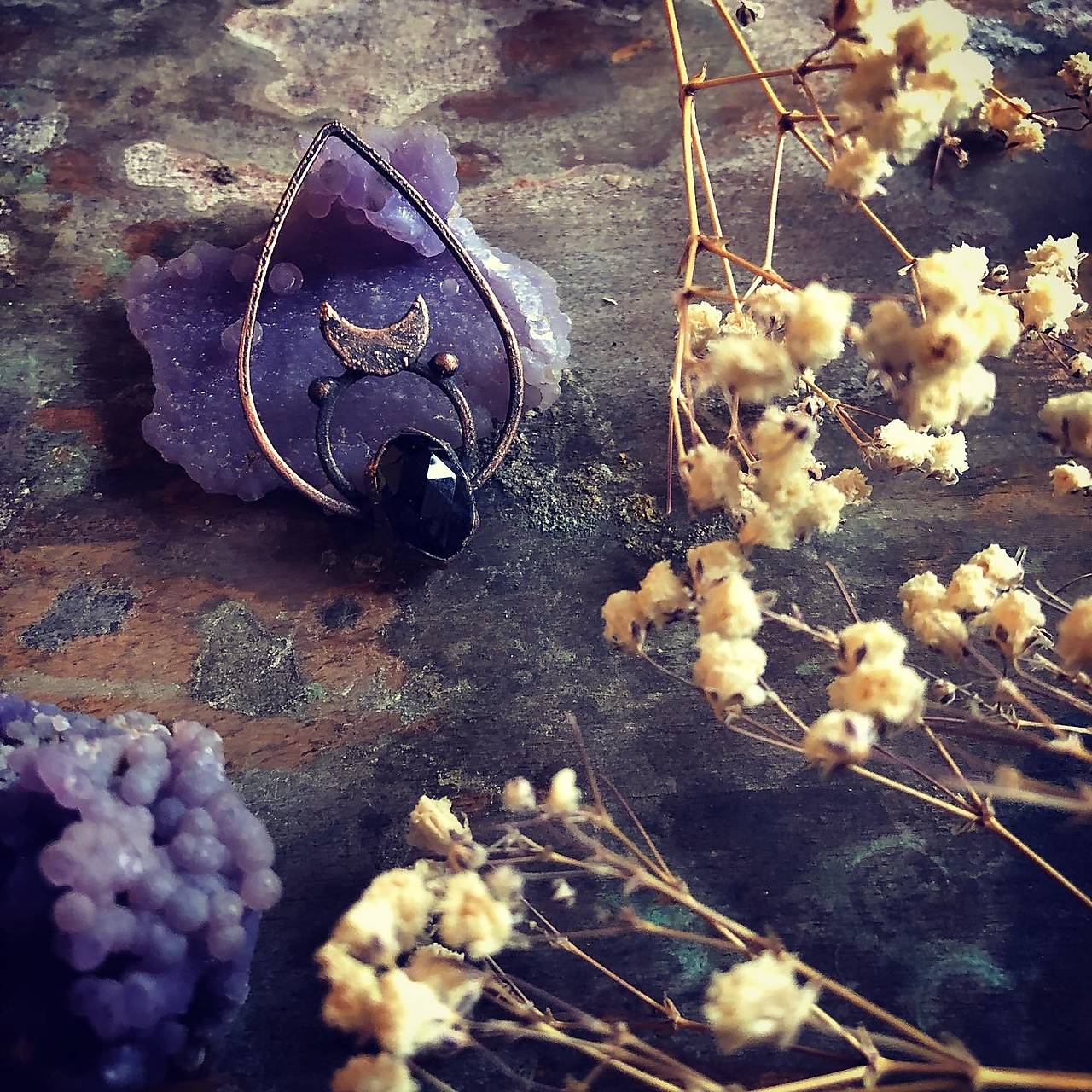 Medený prívesok s čierným spinelom II./ MAGIC