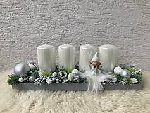 Dekorácie - Adventný veniec so 4 sviečkami - 15137180_